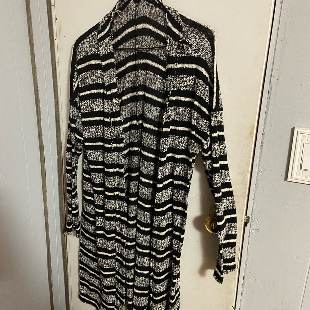 Black / White Duster